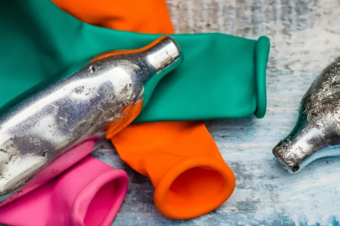 Lachgas wird immer häufiger als Partydroge genutzt - mit gefährlichen Risiken