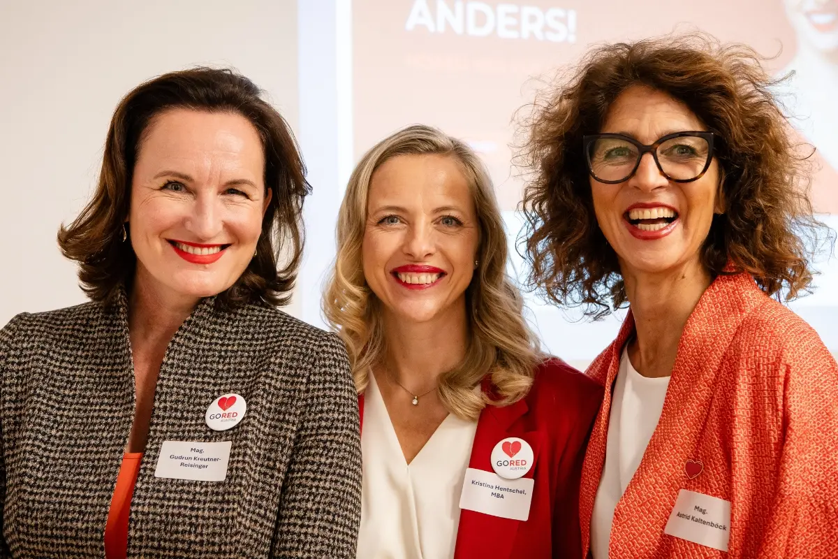#GoRed, die Initiative für Frauen-Herzgesundheit ist nun auch in Österreich gestartet (Mag. Gudrun Kreutner-Reisinger, Kristina Hentschel, MBA und Mag. Astrid Kaltenböck)