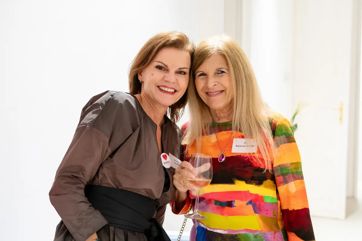 #GoRed, die Initiative für Frauen-Herzgesundheit ist nun auch in Österreich gestartet (Prim. Dr. Anna Rab, Dr. Sylvia Unterdorfer)