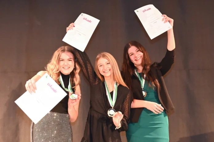 PKA Bundeslehrlingswettbewerb v.l. 2.Platz, 1.Platz, 3.Platz