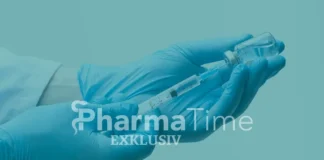 Impfung mit Spritze und Impfstoff unter sterilen Bedingungen bei Immunsuppression