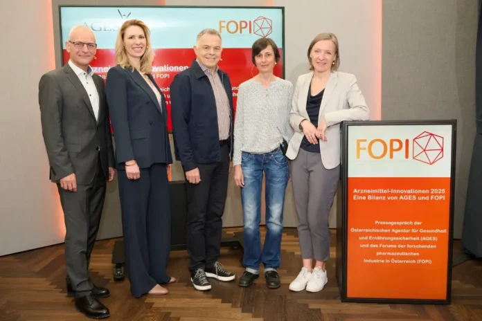 Vertreterinnen und Vertreter von AGES und FOPI bei der Präsentation der Innovationsbilanz 2025 in Wien