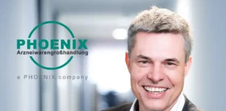 Porträt von Mag. Thomas Brosch vor PHOENIX-Logo, künftiger Managing Director von PHOENIX Österreich