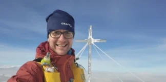 Christian Högl vor dem Start seines 2.000 Kilometer langen Benefizlaufs von Wien nach Nizza zugunsten von Menschen mit Epidermolysis bullosa.