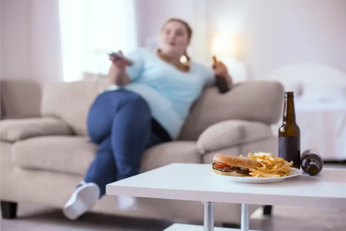 Ungesunder Lebensstil mit Fast Food und Alkohol als Risikofaktor für Typ-2-Diabetes.